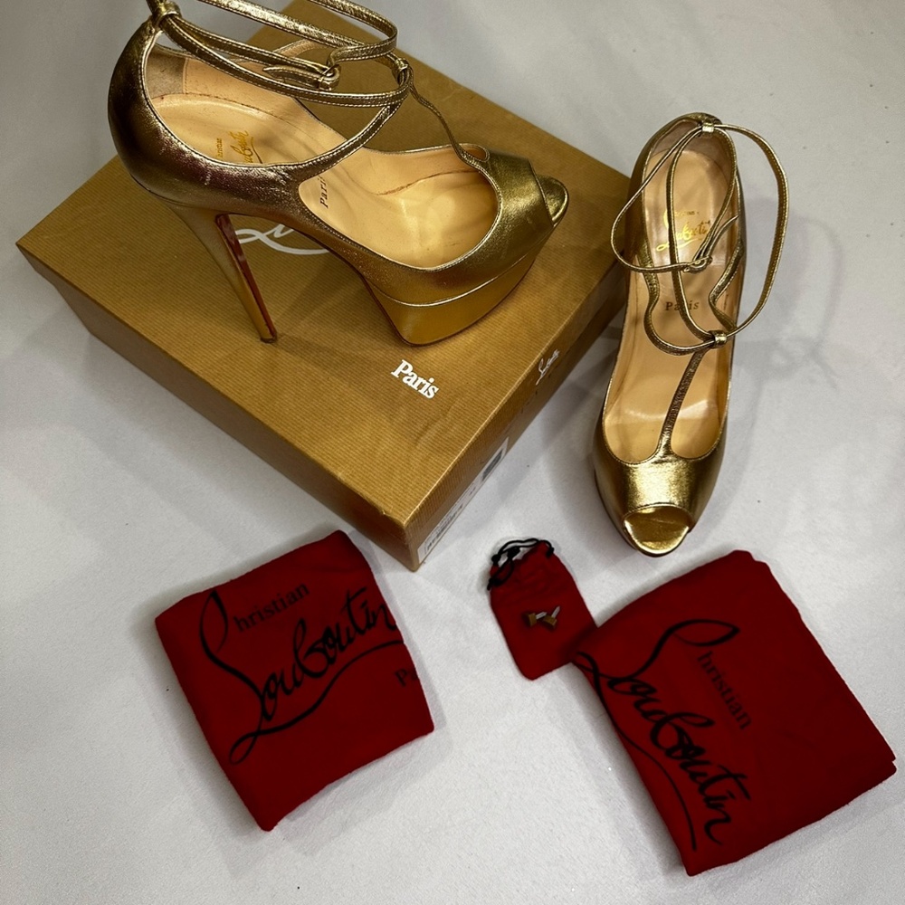 Christian Louboutin Talitna 160 Nappa Laminata Goo3 light gold size 42